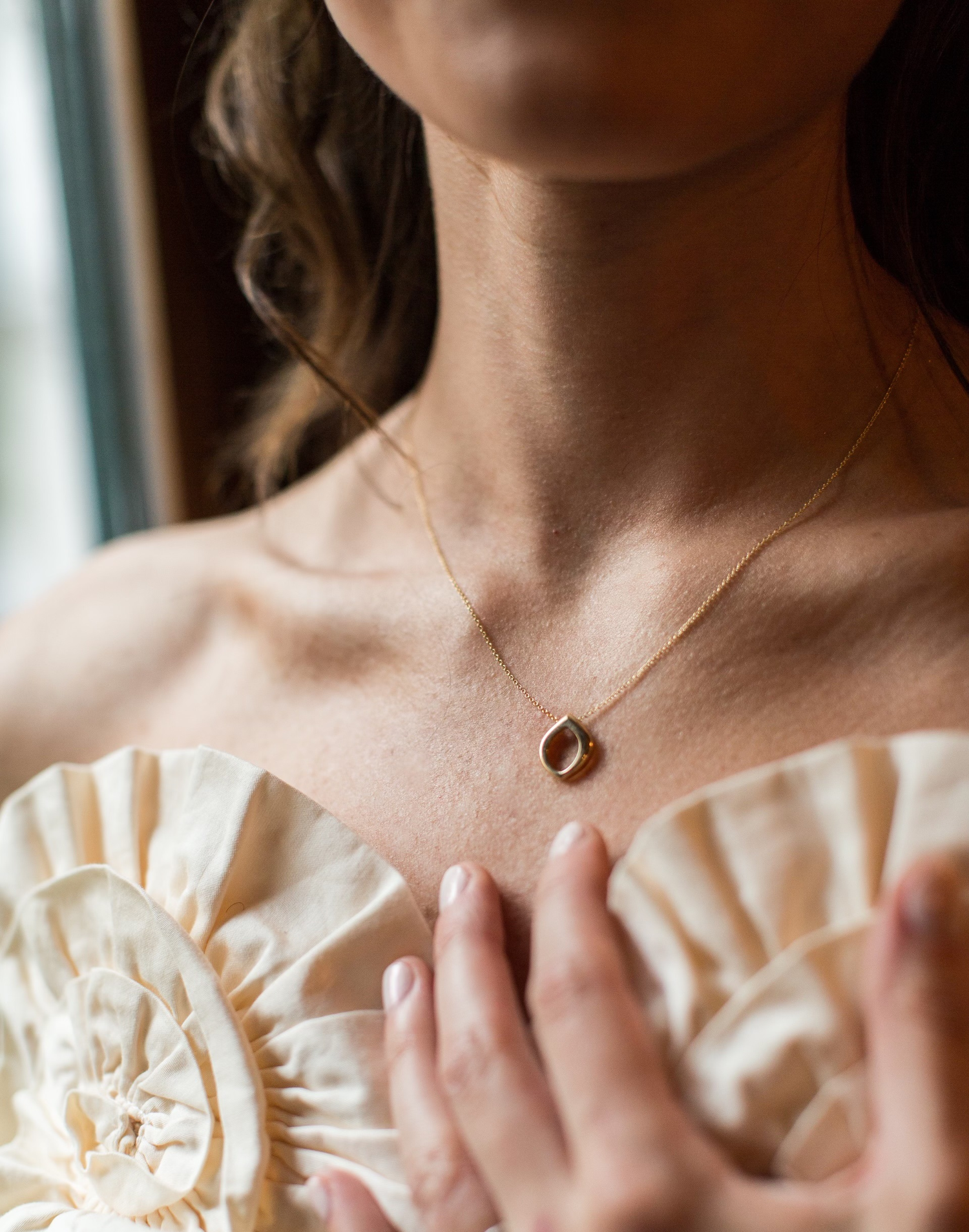 Bud Necklace small in 18K gold on bare neck