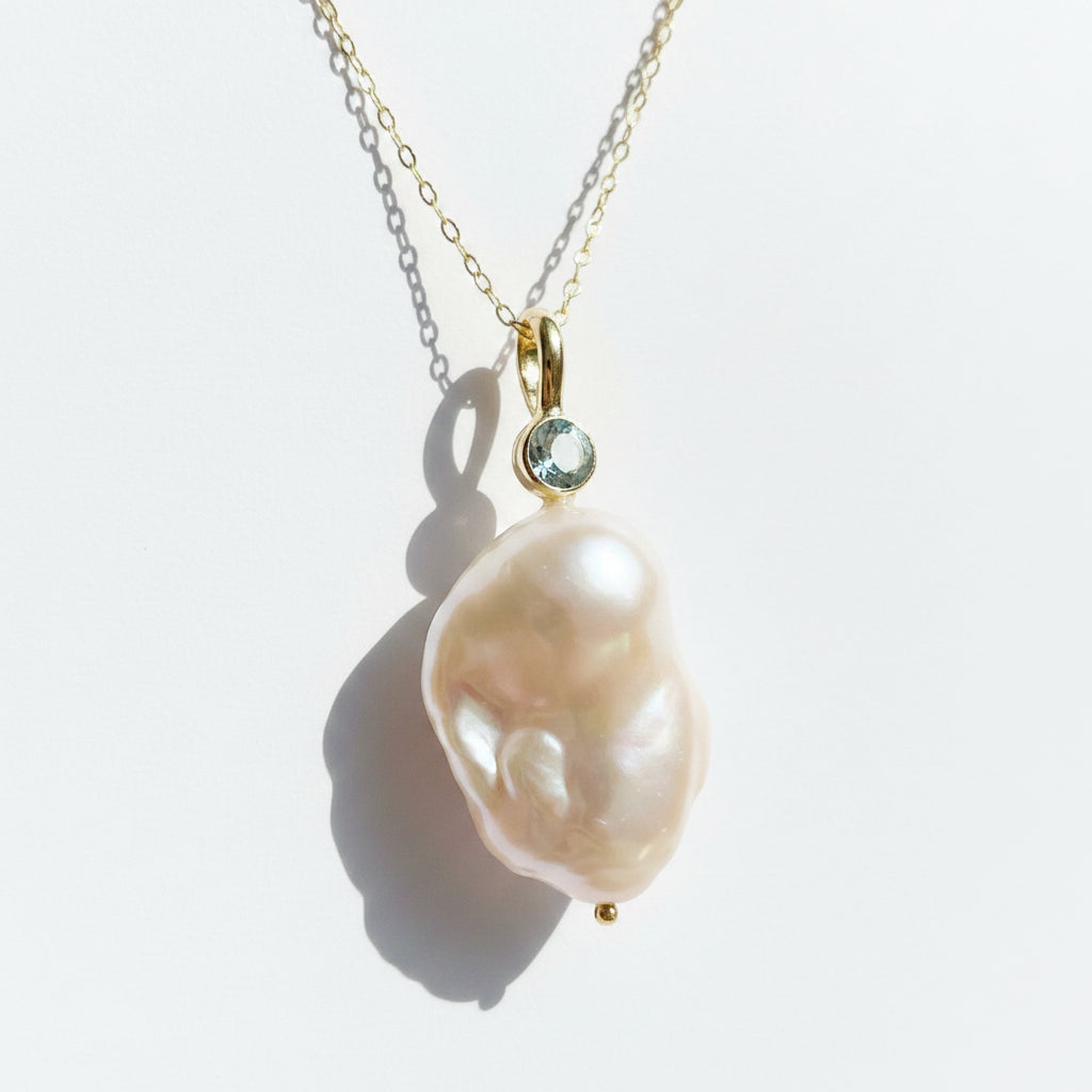 Gold pendant with aquamarine and freshwater pearl, ANAVIR