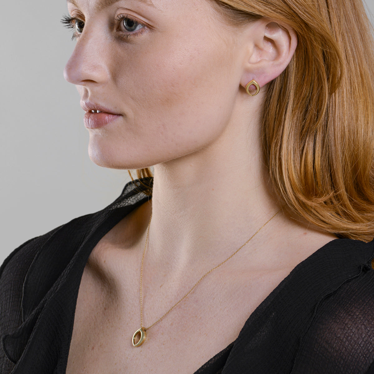 Bud Necklace Small in Gold