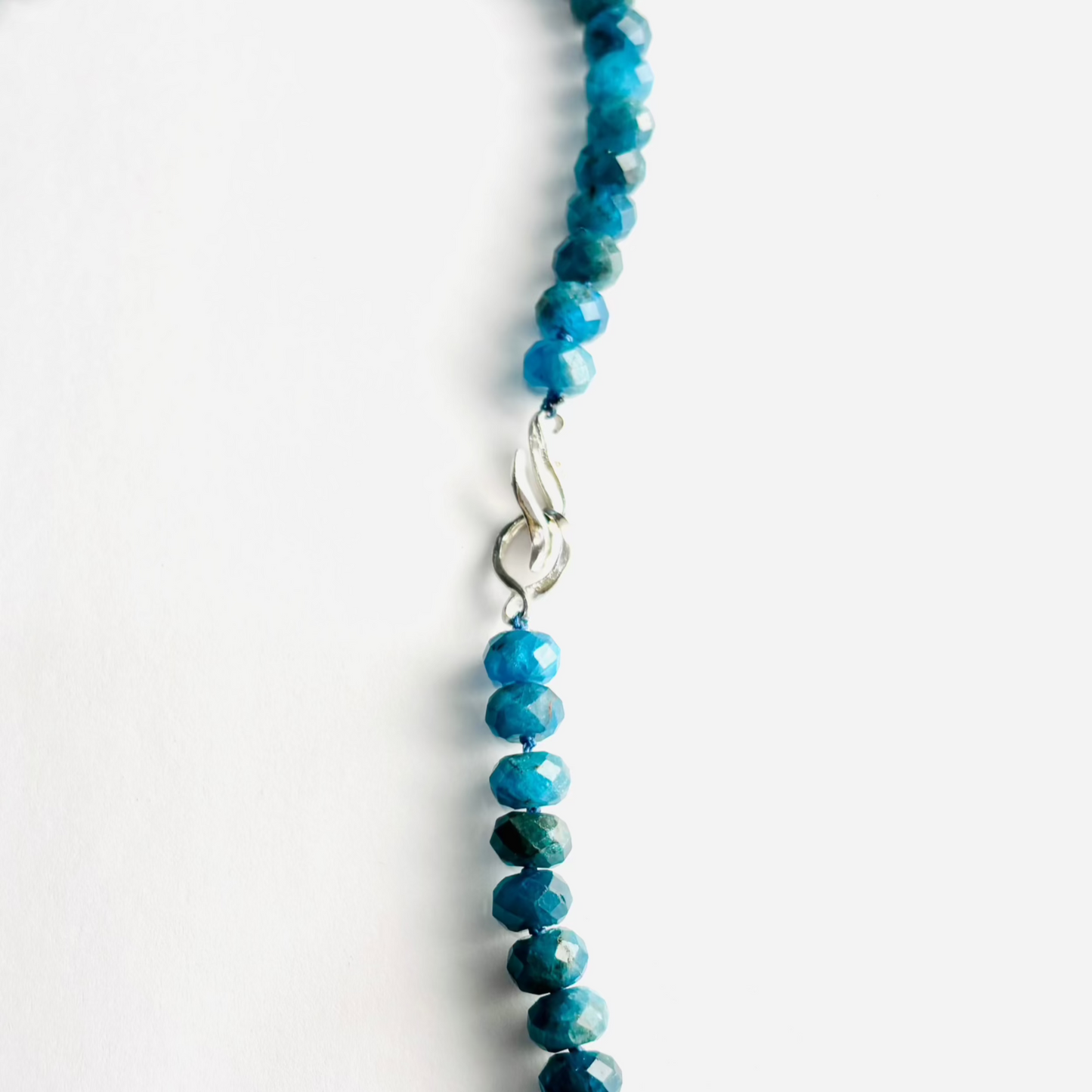 Apatite Faceted Rondelle Bead necklace with Flow clasp in Sterling Silver