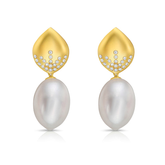 Ova Radiance Earrings in Gold
